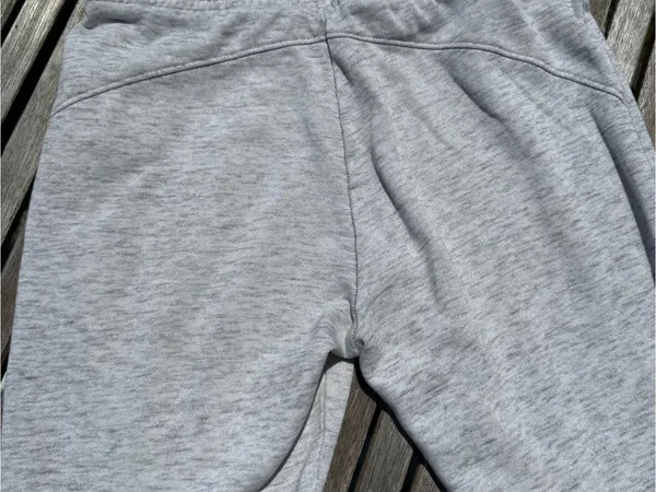 Hollister Gray Logo Waistband Capri Joggers - Image 3