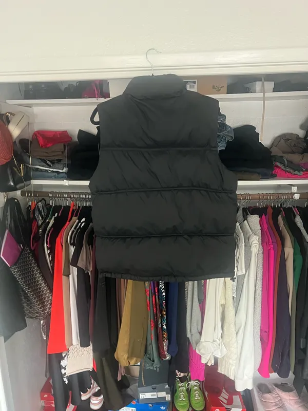 Zara DNWR black puffer vest S  - Image 4