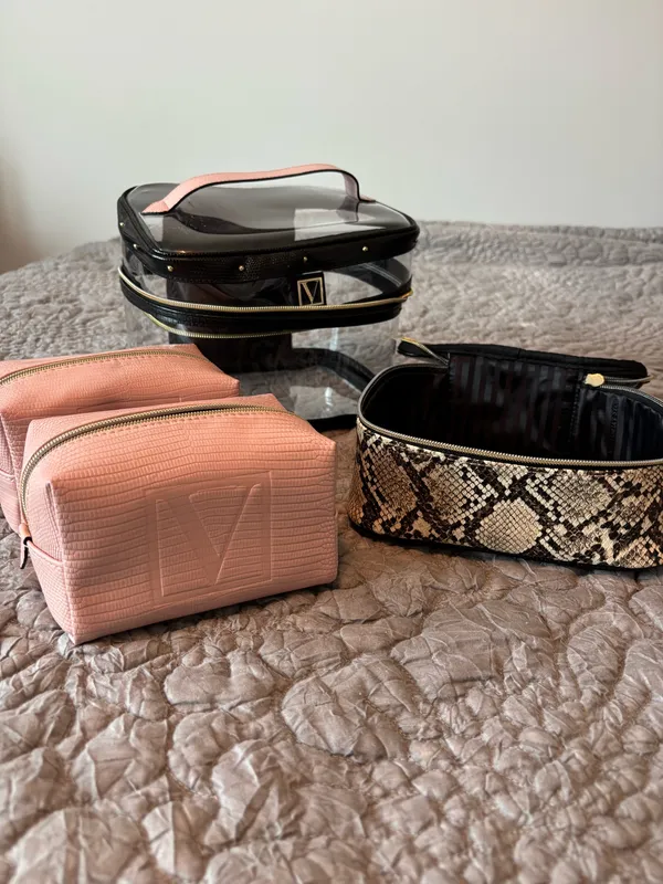 Victoria's Secret Makeup Bag 4 in 1 - Image 4