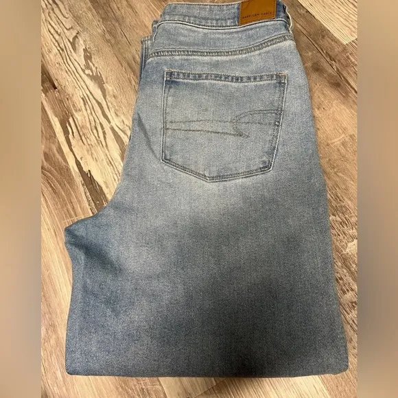 American Eagle Women's Stretch Blue Mom Jeans - Image 2