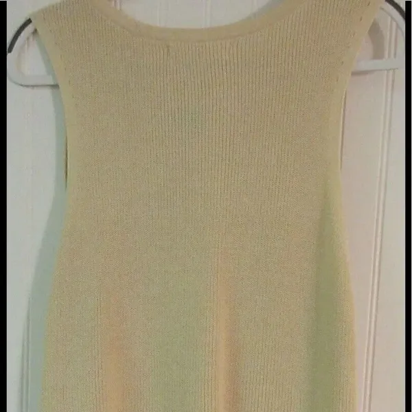 ASTR the label sleeveless sweater cream sz large - Image 2