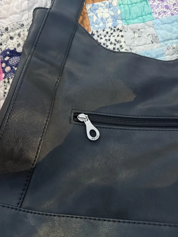 Black Relic Shoulder Bag Leather - Image 4