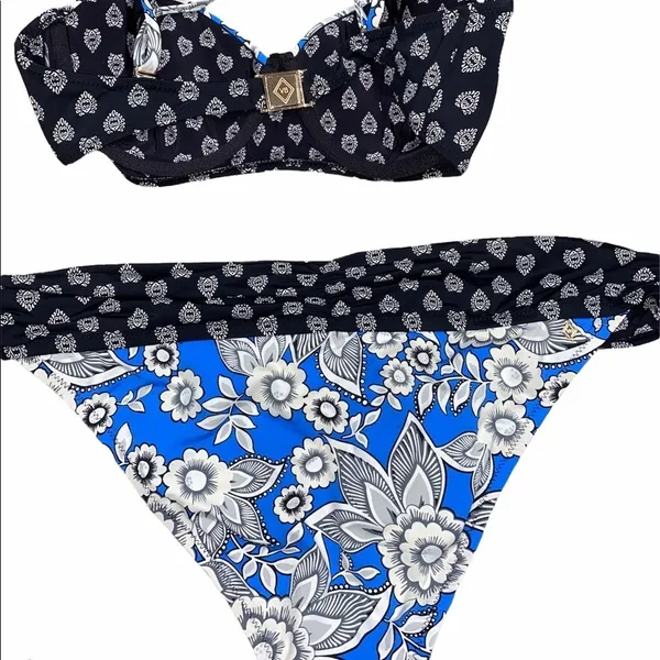 Vera Bradley bikini swimsuit size medium/large navy paisley - Image 3