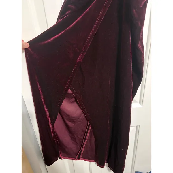 D.ARK Dress Velvet Cutout Burgundy Gold Hardware Midi M NWOT Aesthetic - Image 8
