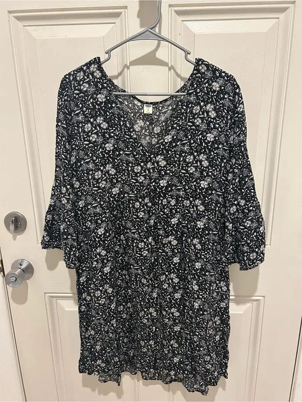 Old Navy Black Floral Babydoll Mini Dress - Image 2
