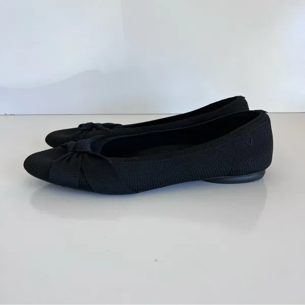 Vivaia Women's‎ Bibi Pointed-Toe Bow Flats (Azura) in Black - Image 3