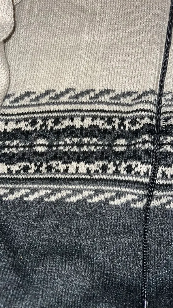 Sweater Size M - Image 2