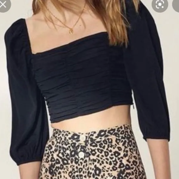 Aritzia Wilfred Lolita Blouse Smocked Cropped Black size Small $110 - Image 2