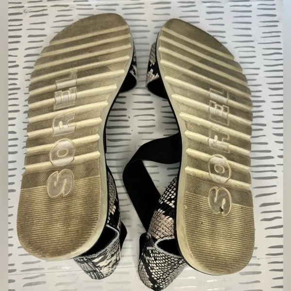 Sorel Ella Sandal Womens 7 Black‎ White Snakeskin Print Elastic Strappy Flat - Image 6