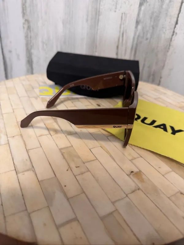 Quay Australia Notorious Oversized Square Sunglasses Chocolate Brown Gold - Image 7