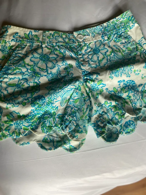 Lilly Pulitzer Shorts - Image 8