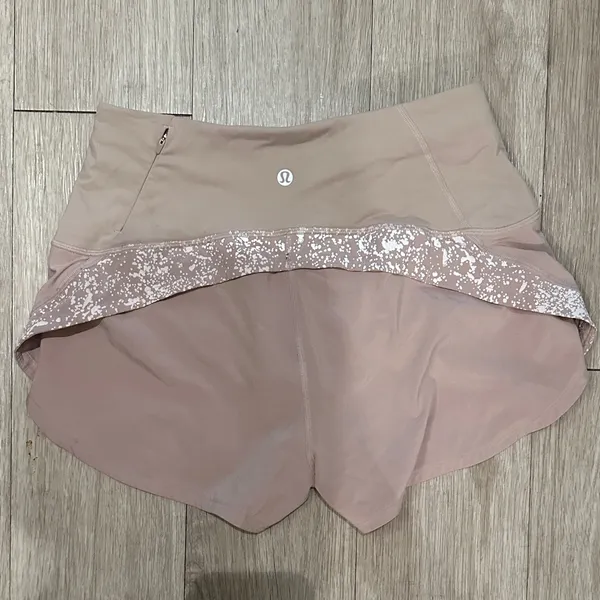 Lululemon Women's Tan Shorts - Image 2