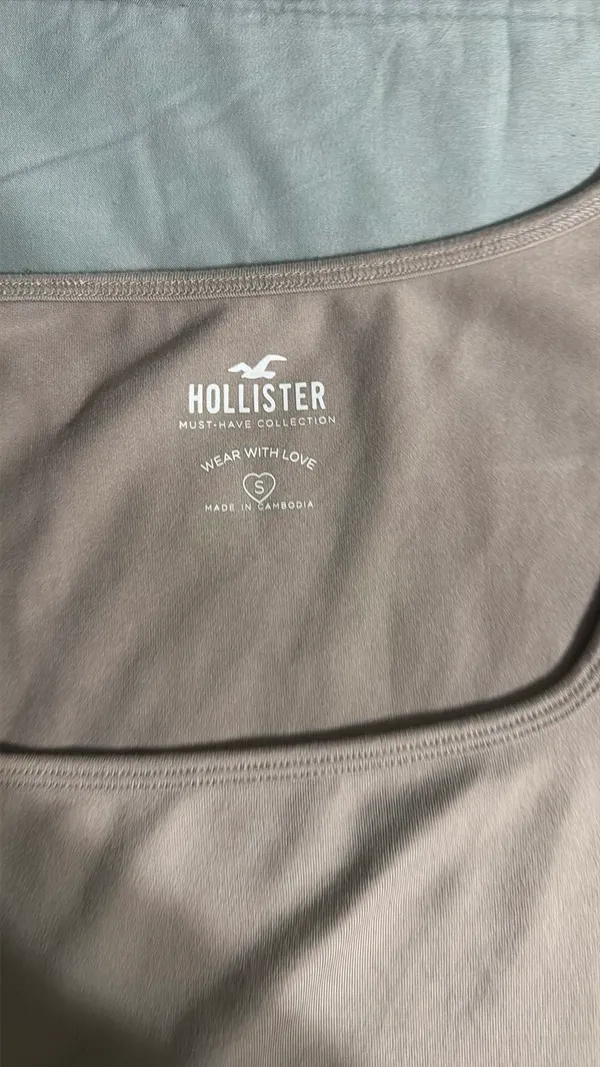 Hollister - Image 2