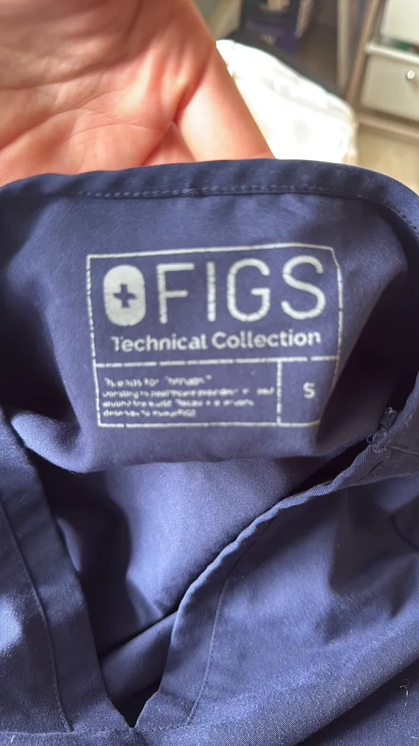 Figs Navy Dual Pocket Scub Top - Image 2