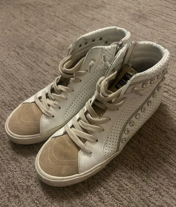 VH Sneakers with Diamond - Image 2