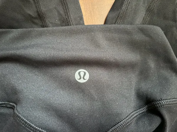 Lululemon High-Rise Breezethrough Leggings - Image 3