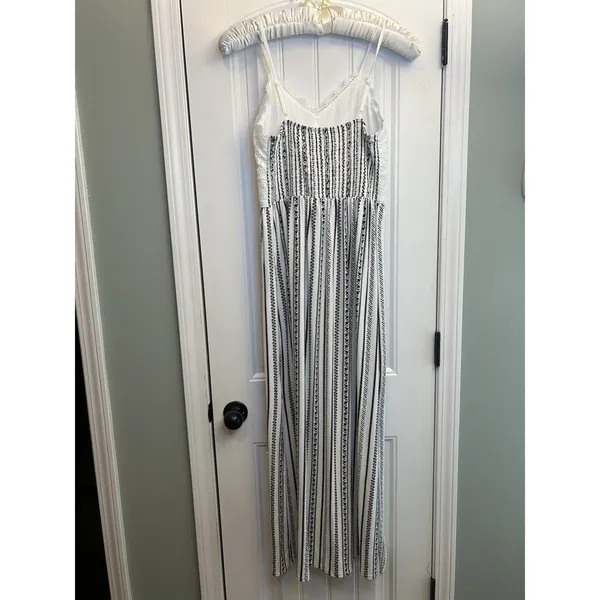No Boundaries Juniors L White/Black Striped V-Neck Lace Smocked Maxi Dress - Image 15