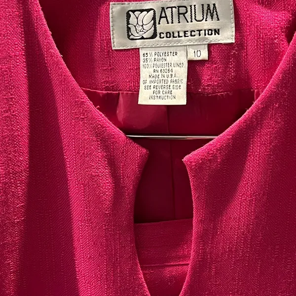 Women’s Size 10 Pink Atrium Collection 2 Piece Skirt Suit - Image 5