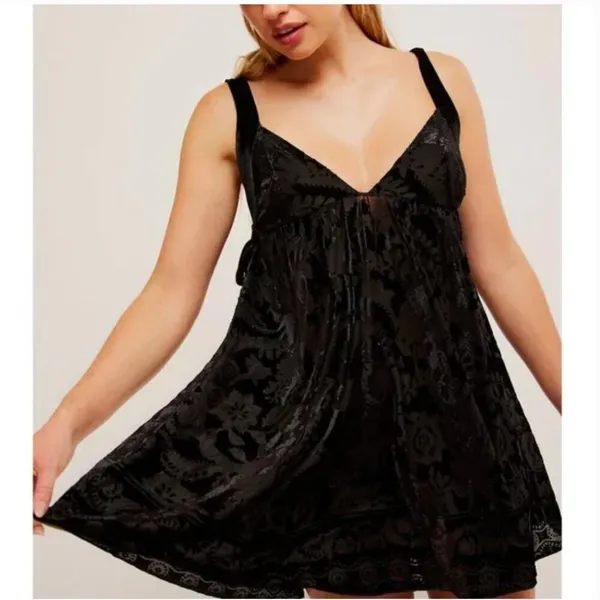FREE PEOPLE NWT Snow Angel Mini Slip / Black Combo - S - Image 3