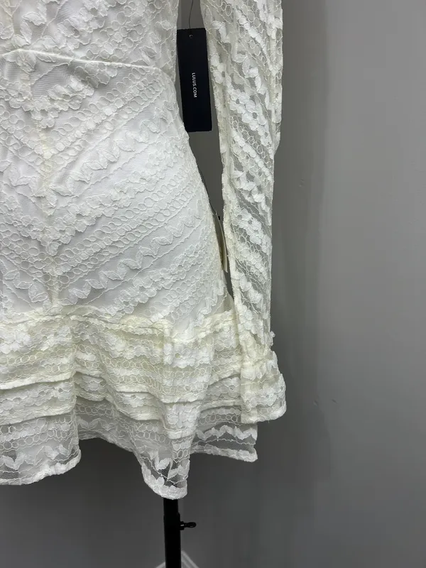 Cream Lace Dress - Image 2