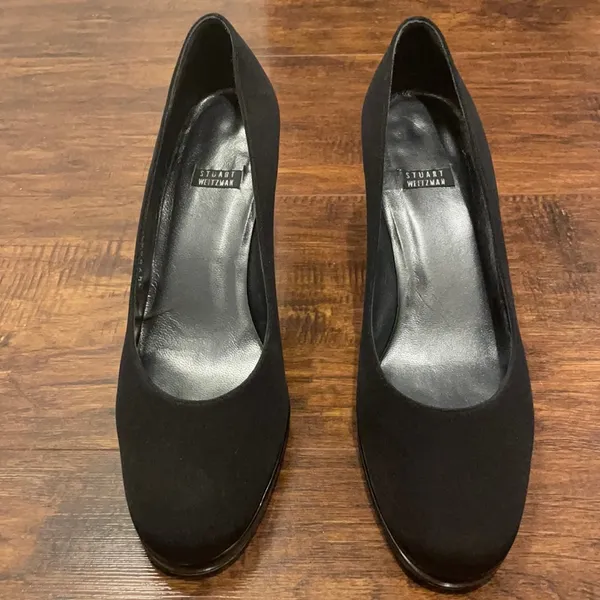 Stuart Weitzman black round toe heels - Image 3