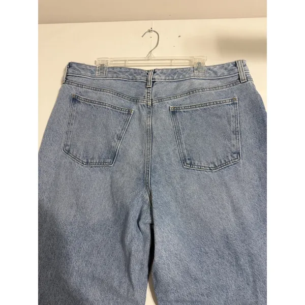Universal Thread 90s Baggy Distressed Light Wash High Rise Wide Leg Jeans Blue - Image 10