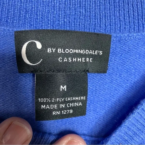 C‎ by Bloomingdale’s cashmere sweater periwinkle blue size medium - Image 4
