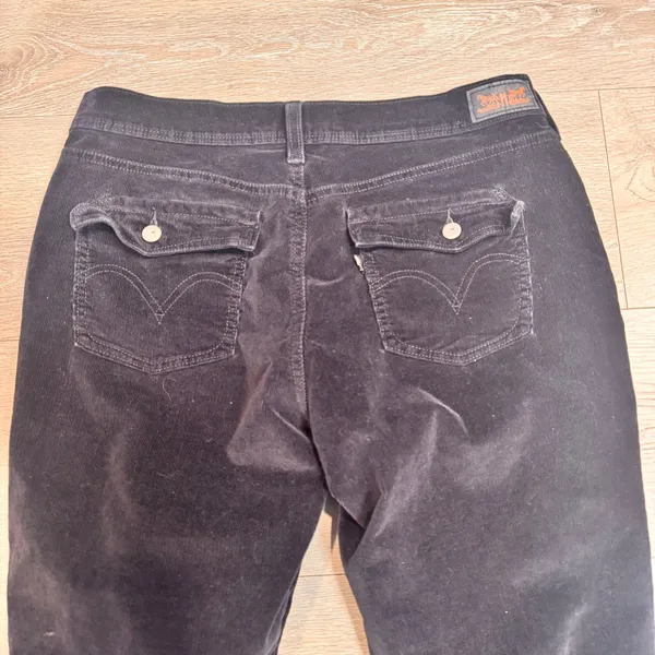Levi's 515 Boot Cut Corduroy‎ Pants Womens Size 12 M Black Flat Pocket - Image 3