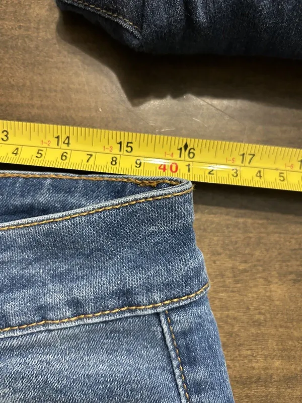 Women’s Wide Leg Jeans Sz 14 High Rise Stretch Medium Wash Classic Faded Comfort - Image 3