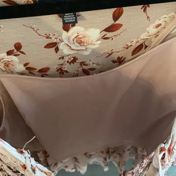 AMERICAN EAGLE Smocked Tan Floral Boho Tiered Peasant Top Size Small - Image 5