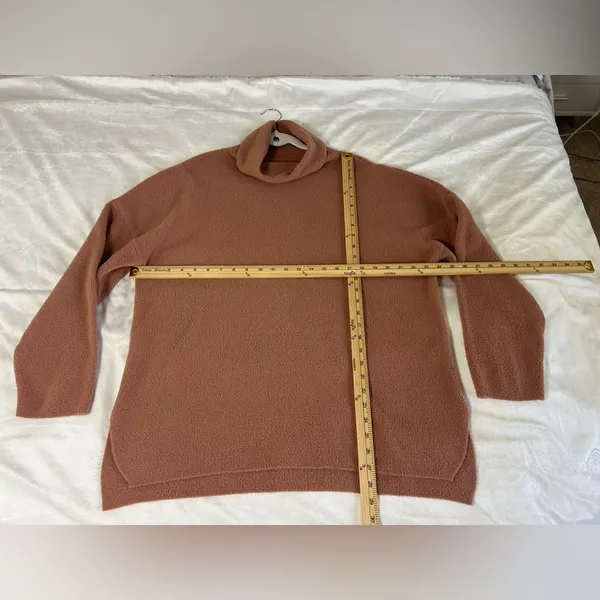 Abercrombie & Fitch Women's Tan‎ Cowl Neck Sweater - Image 4
