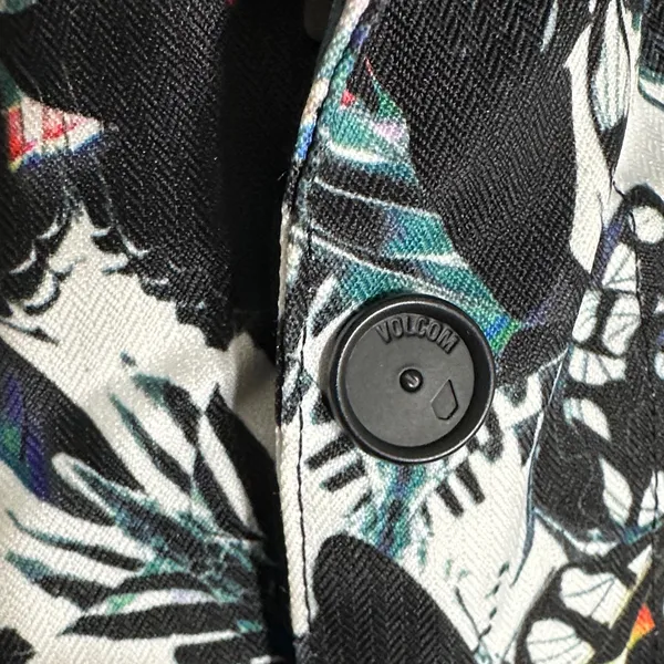 Volcom Women’s Snowboard Jacket Floral Print Hooded Winter Snow Ski, 8k. - Image 8