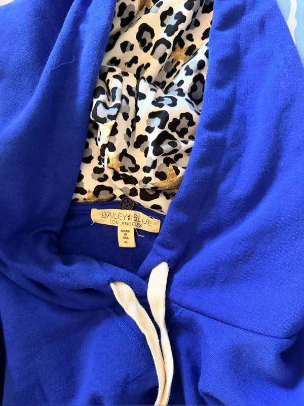Bailey Blue puff-sleeve pullover hoodie royal blue NWOT - Image 4