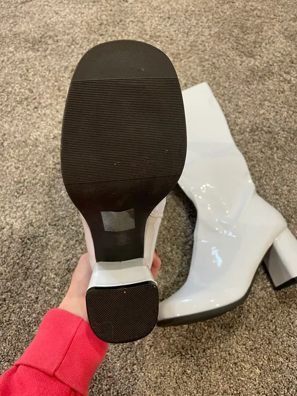 White High Gogo Boots Size 8 - Image 3