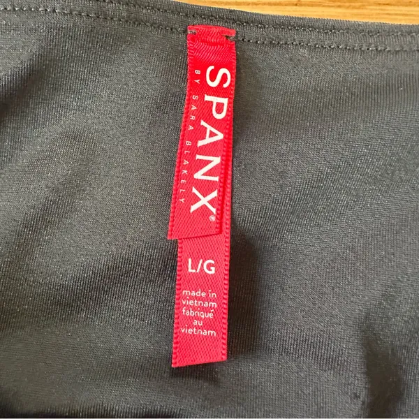 SPANX Faux Leather Glossy Camo Matte Black shaping slimming Leggings Sz L - Image 9