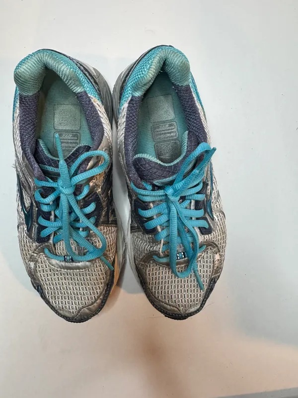Brooks Womens Adrenaline GTS 13 Size 6.5 - Image 2