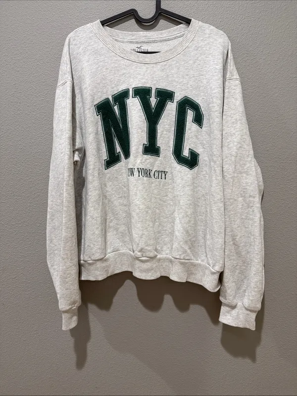 Hollister Soft Heather Grey NYC Crewneck Pullover Oversized Sweatshirt Size M - Image 2