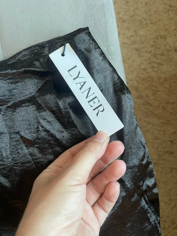 Amazon Black Silk Skirt Lyaner - Image 2