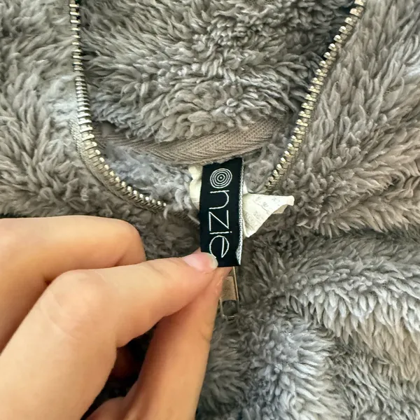 Onzie Gray Fleece Jacket - Image 2