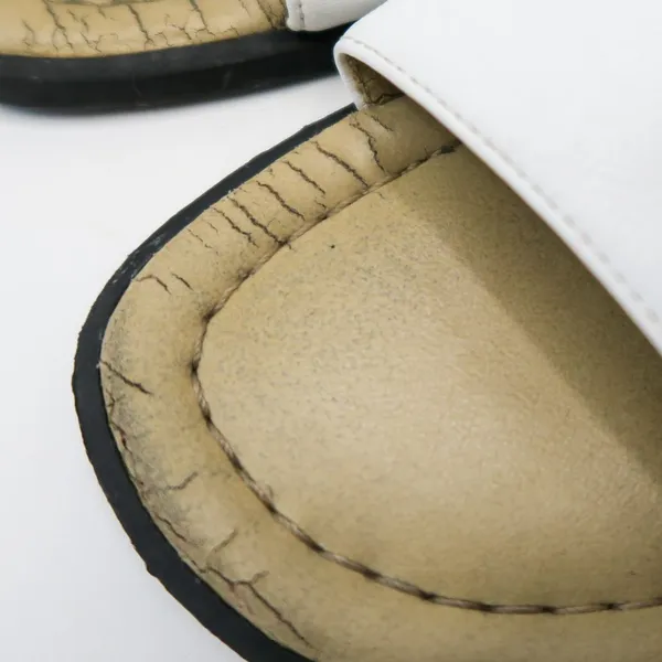 Vintage 90s Cabin Creek White Leather Sandals - Image 8