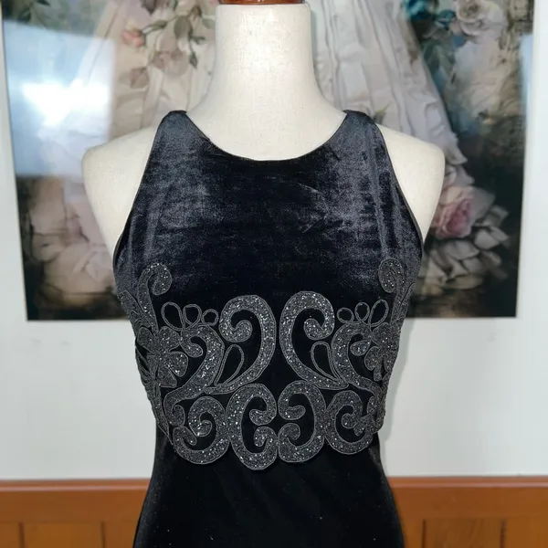 Gorgeous Vintage 90s Maurice’s Black Velvet Prom Gown! - Image 3
