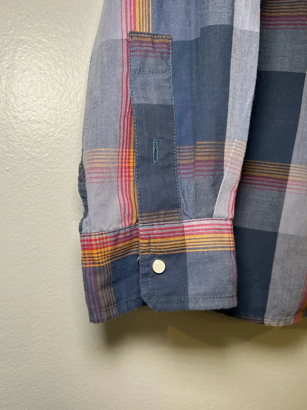 Levi’s Strauss & Co Flannel Men’s Shirt - Image 7