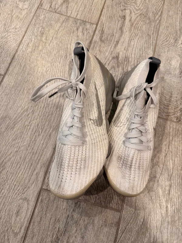 Nike size 8 - Image 4