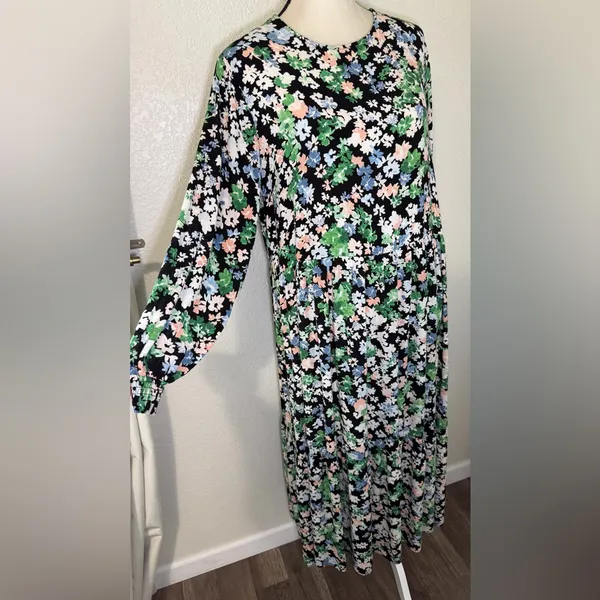 H&M Floral Maxi Dress, Size M‎ - Image 3