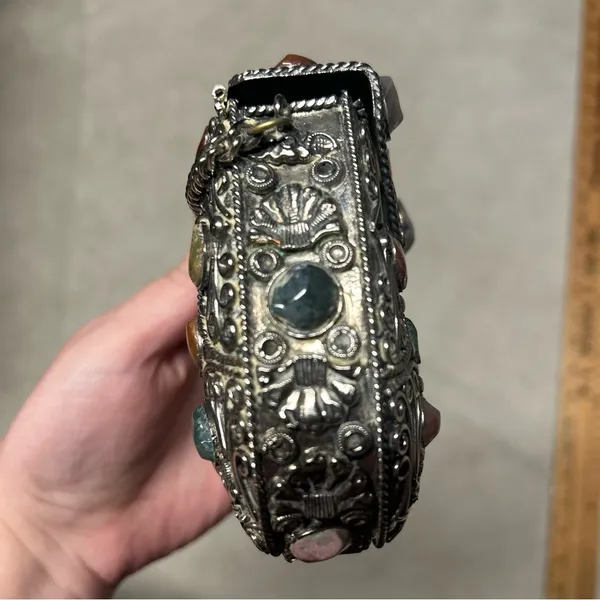 Vintage Sajai Metal Purse with Multicolor Agate Stones and Silver Chain Strap - Image 7