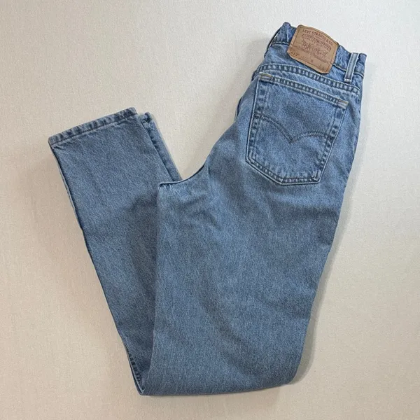 Levi's Straight Leg Jeans in Light Blue Denim - Image 9