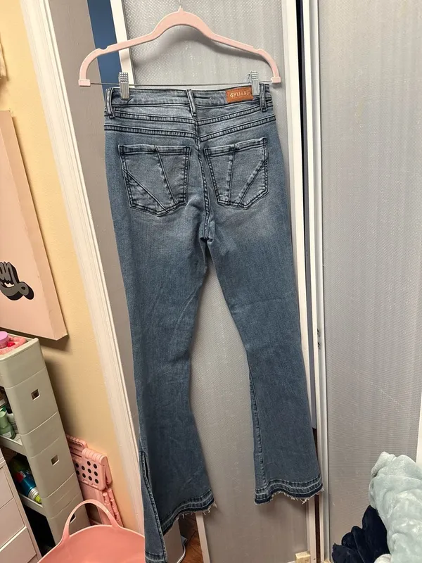 Shyanne Women's Distressed High Rise Flare Jeans Size 28x34 - Image 4