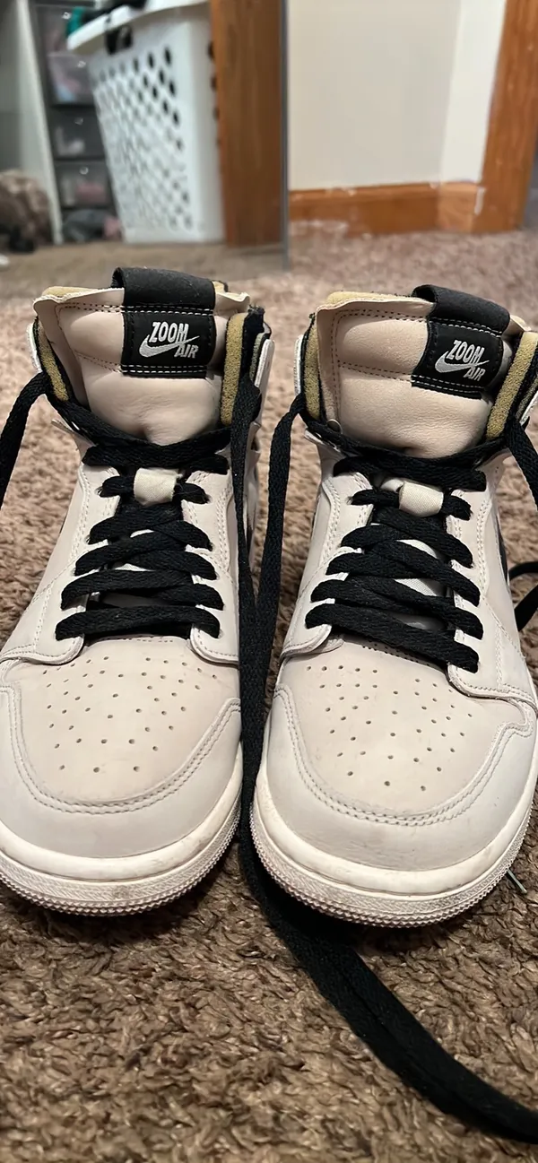 Jordan Air  Mids Barely Orange - Image 3