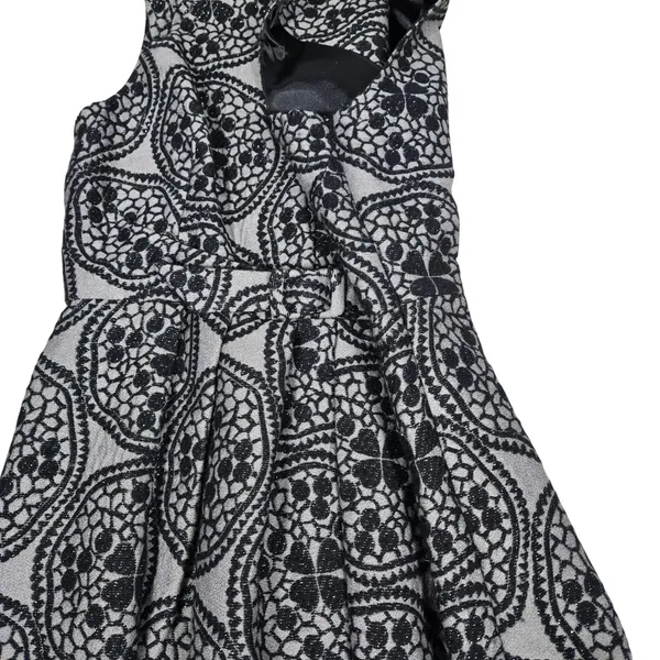 Eva Franco Silver Black‎ Metallic Medallion Brocade Fit Flare Dress Size 8 - Image 6