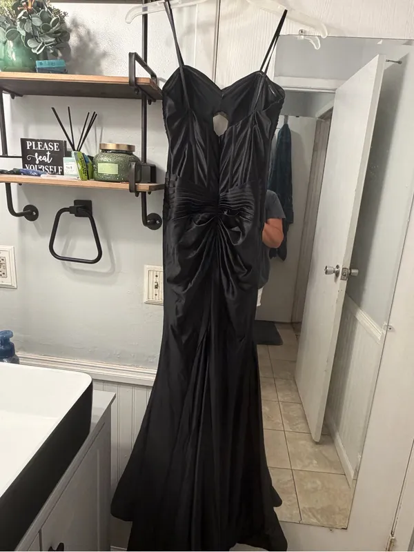Dave &Johnny Elegant Black Satin Evening Gown with Draped Waist - Image 2